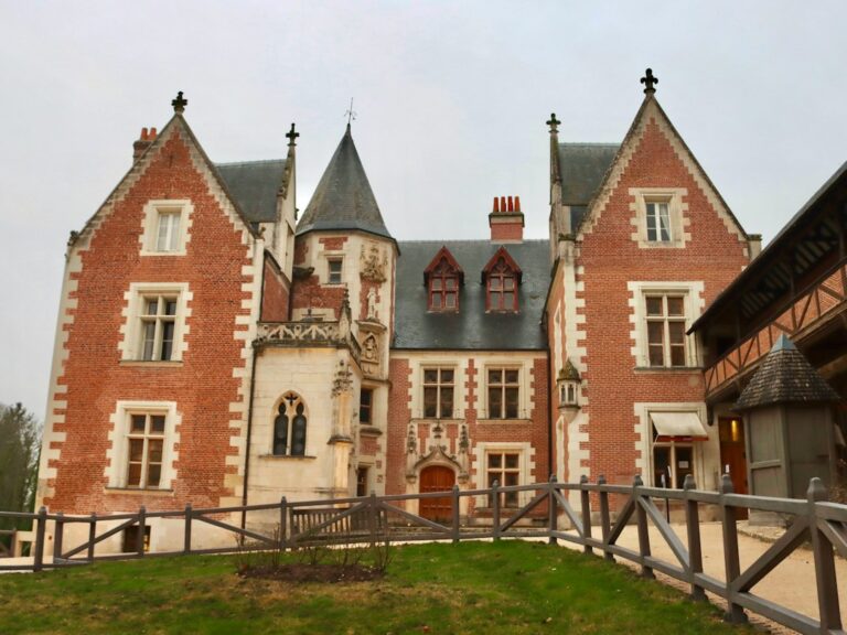 Vale do Loire: castelos, vinhos e hospedagem de luxo na França